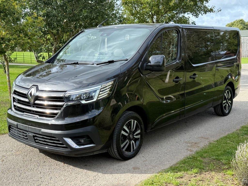 Convert a pre-owned van - Black Renault Trafic