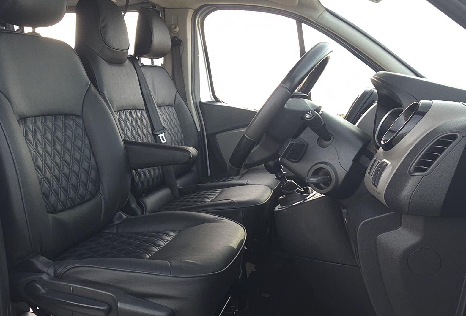 2016 Renault Trafic Sport SWB Campervan - Thumbnail 7