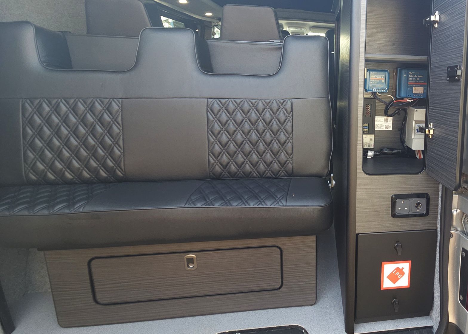 2016 Renault Trafic Sport SWB Campervan - Thumbnail 14