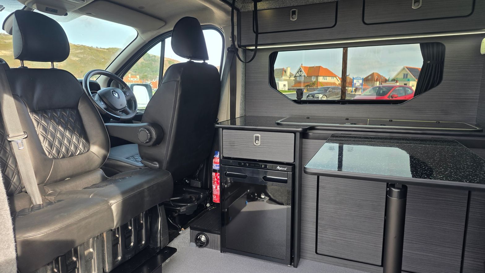 2016 Renault Trafic Sport SWB Campervan - Thumbnail 8