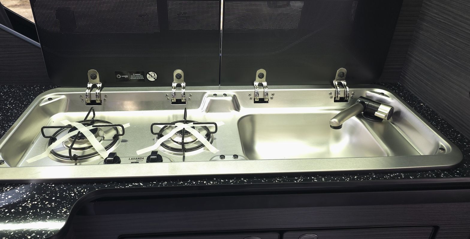 2016 Renault Trafic Sport SWB Campervan - Thumbnail 11