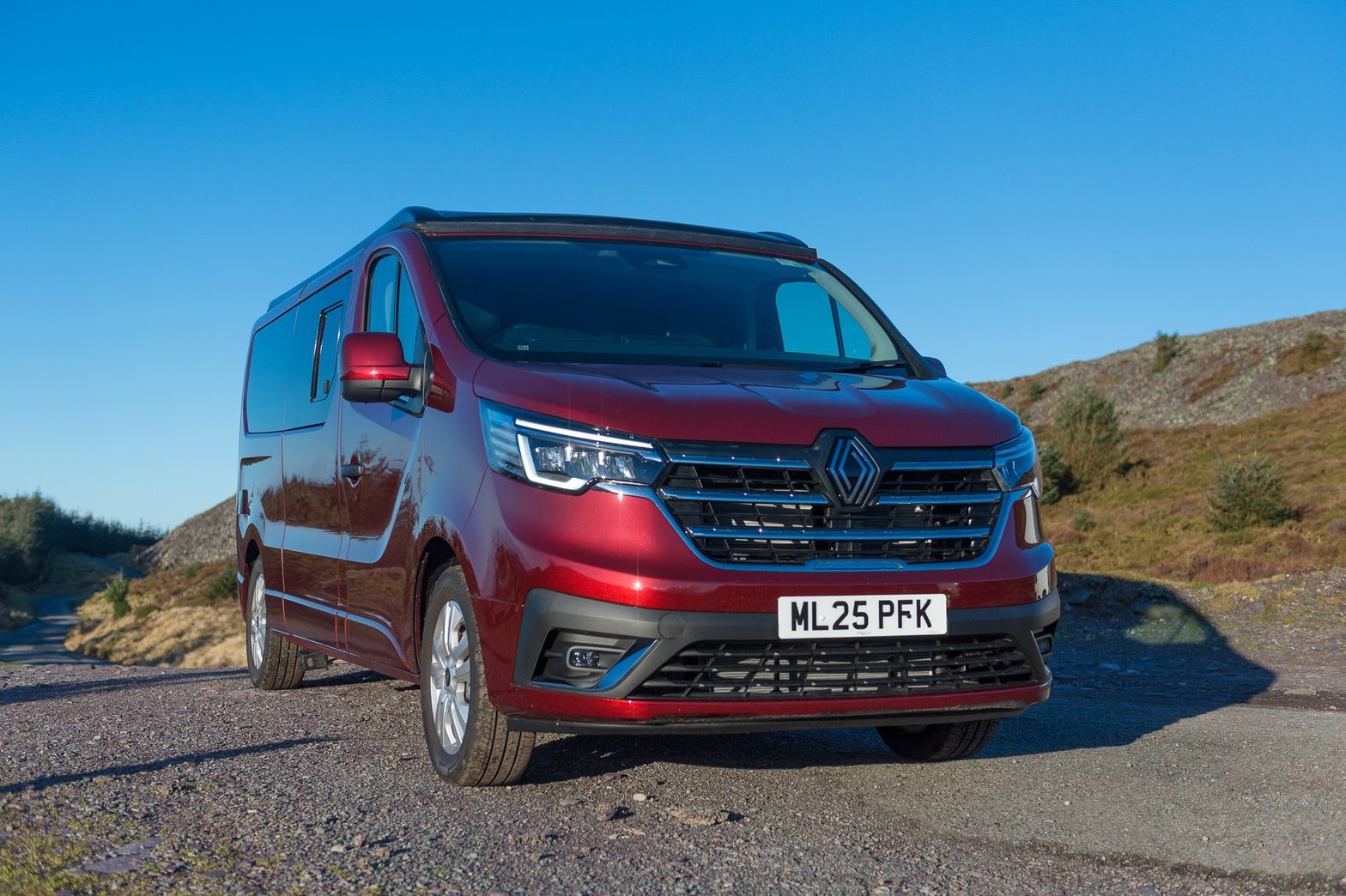 Eryri Adventurer – Front three‑quarter view