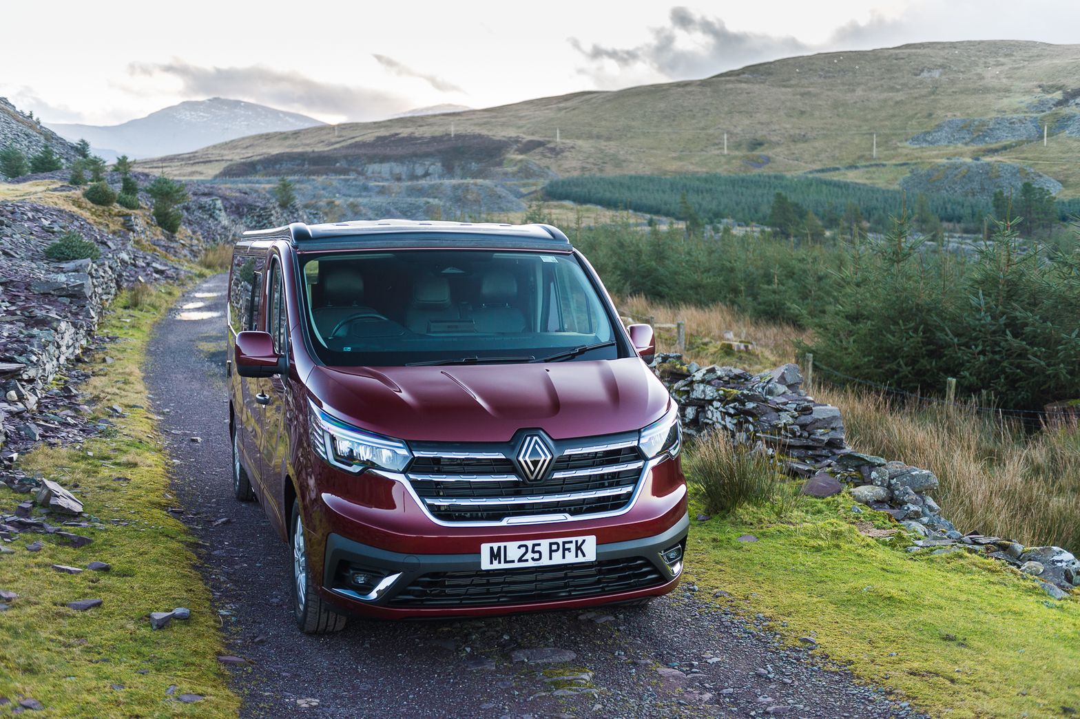 Eryri Adventurer – Rear three‑quarter view