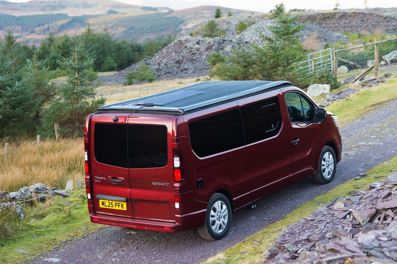 Eryri Adventurer – Side view