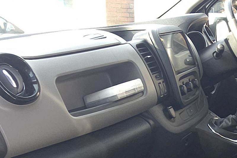 Renault Trafic Campervan - 2016 Sport SWB